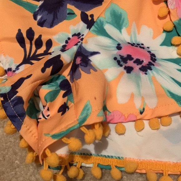 Tobi shorts - Picture 2 of 3